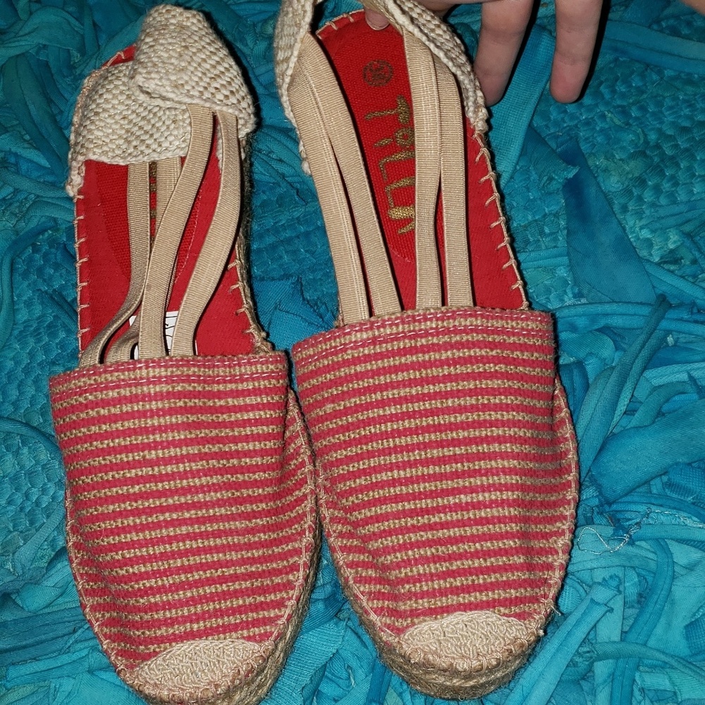 Red and beige espadrilles sandals